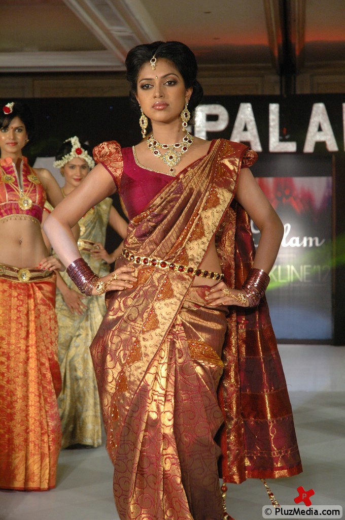 Amala Paul - Palam Silk Fashion Show 2011 Pictures | Picture 74201